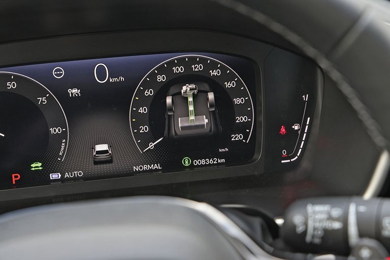 Digitalt instrumenthus i en Honda CR-V