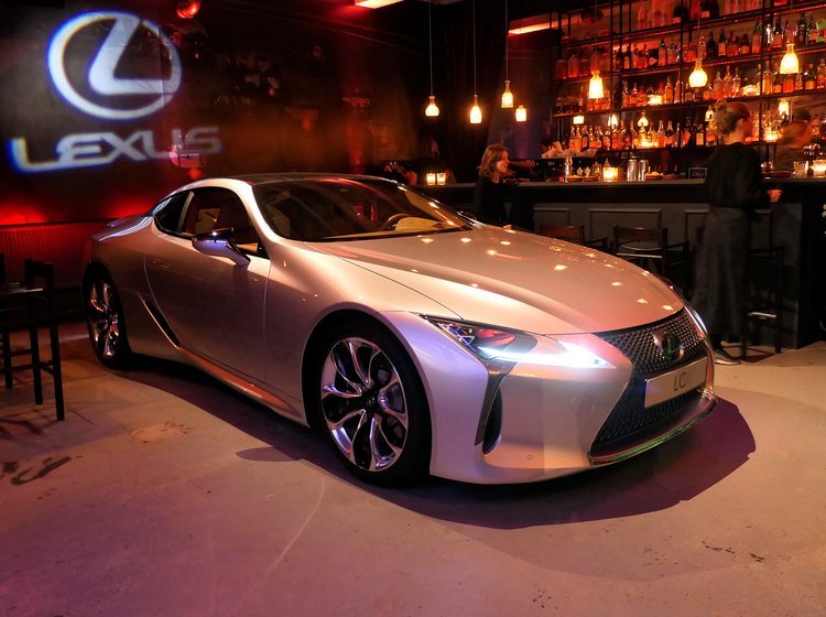 Luksuscoupéen LC er blandt de syv Lexus-modeller, man kan købe i Danmark fra 2020.