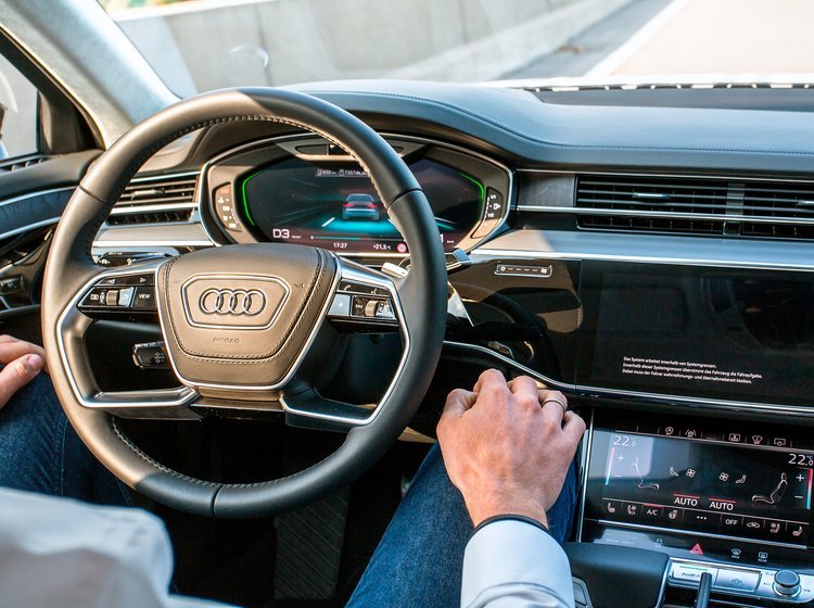 Audi var i efteråret klar med A8 som delvis selvkørende. Men udstyret blev aldrig solgt, og nu er det opgivet.