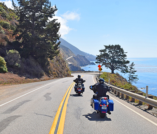 Highway 1 - Motorcykler ved strand langs Pacific Coast Highway