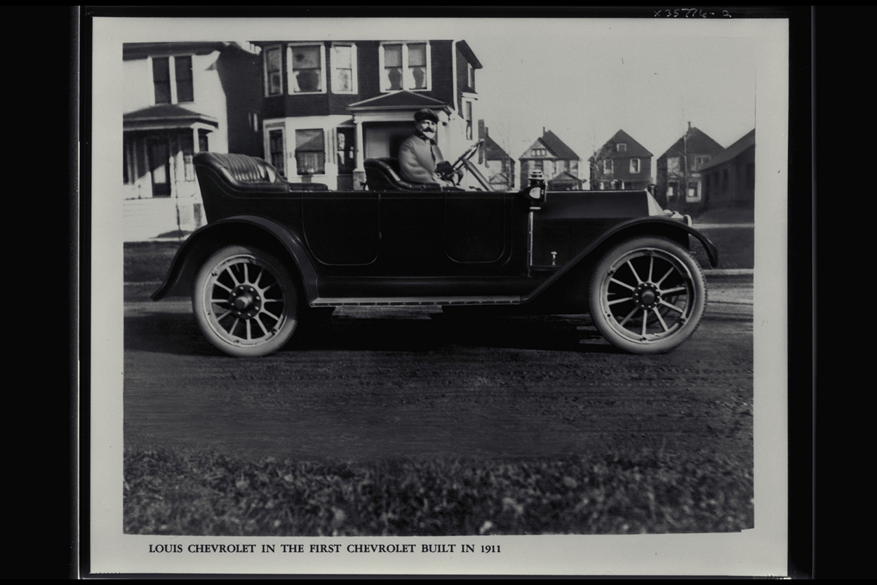 Louis Chevrolet i den første Chevrolet Classic Six fra 1911.