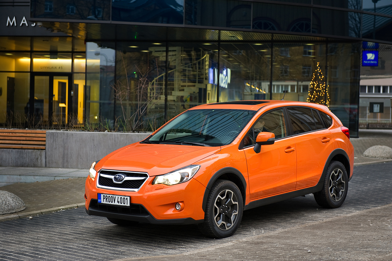 Subaru XV er til at få øje på med sin meget orange farve. Men også når andre farver kommer, er designet markant.