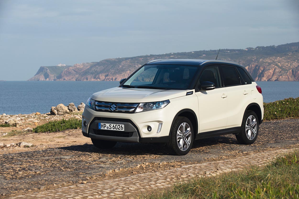 Vitara er som udgangspunkt forhjulstrukket, men den kan også fås med Suzukis AllGrip 4WD system i alle modelvarianter. Systemet er med 4 indstillingsmuligheder (Auto, Lock, Snow og Sport) for bedre anvendelighed og er kendetegnet ved høj aktiv sikkerhed, stor fremkommelighed og et marginalt højere brændstofforbrug.