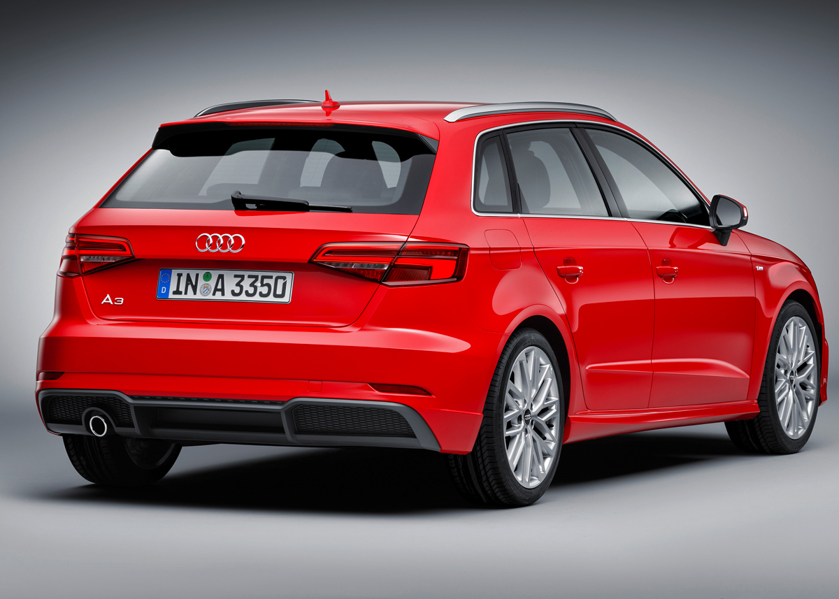 Baglygterne har fået et lidt mere vandret udtryk. Det skulle få bilen til at virke bredere, mener Audi. Fotos: Audi