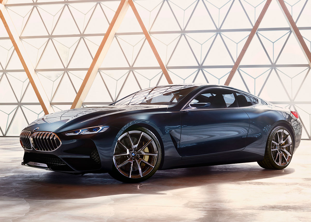 8-serien, som officielt kaldes et koncept, viser en ganske tydelig videreudvikling af mærkets design. Markant er den buede motorhjelm. Fotos: BMW