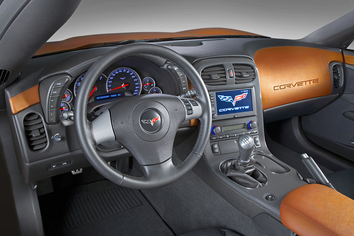 Skal det være lækkert, skal Corvette forsynes med denne luksus-pakke til 85.000 kr. Så er næsten alt også pakket ind i læder.