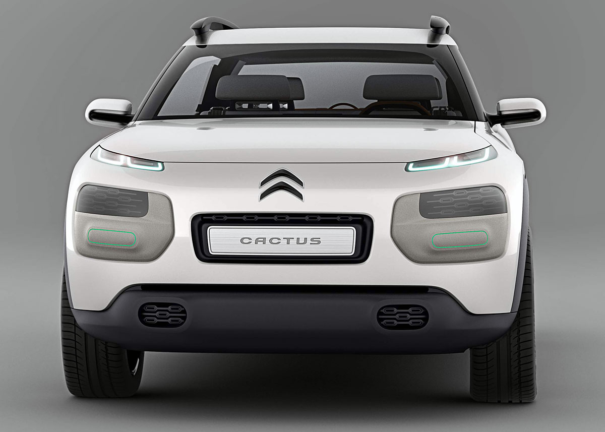Fronten har et "teknologisk udtryk", mener Citroën. Det er i hvert fald en meget ren, nærmest fersk stil.