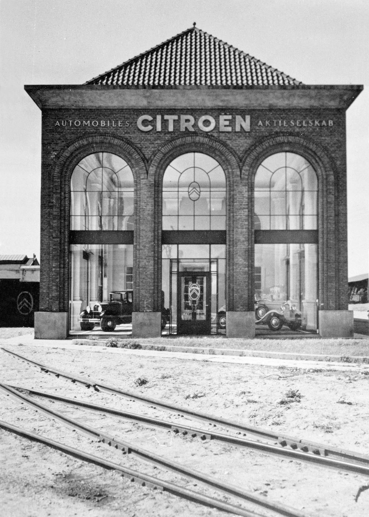 Citroën Danmarks historiske administrationsbygning blev opført i 1928, og i 2003 rykkede mærket atter ind her. Men snart er det slut. (Foto: Citroën)