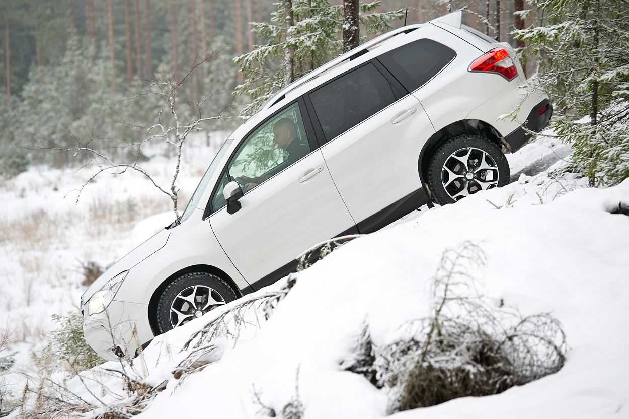 Subaru Forester har i lighed med alle biler fra Subaru træk på alle fire hjul. Det gør bilen velegnet til terrænkørsel.