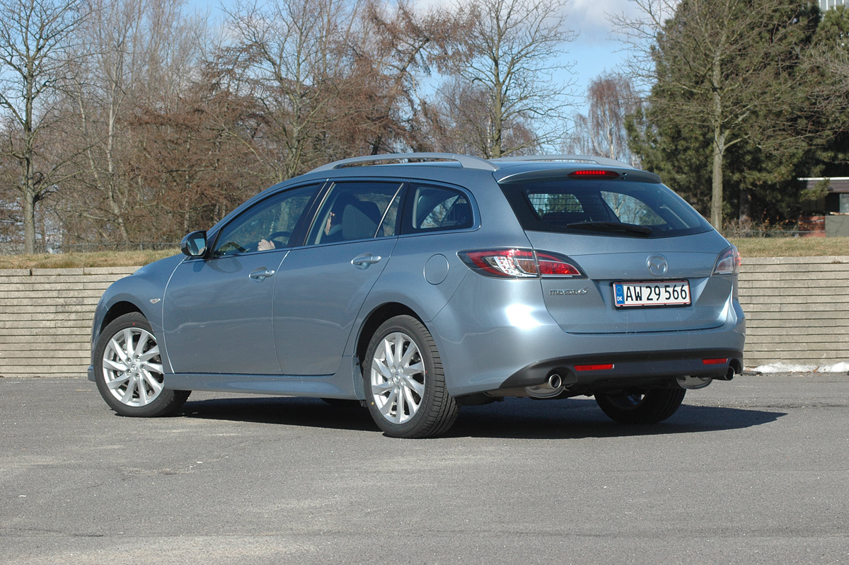 Nye baglygter med LED-dioder er standard på alle udgaver af Mazda 6 stationcar.