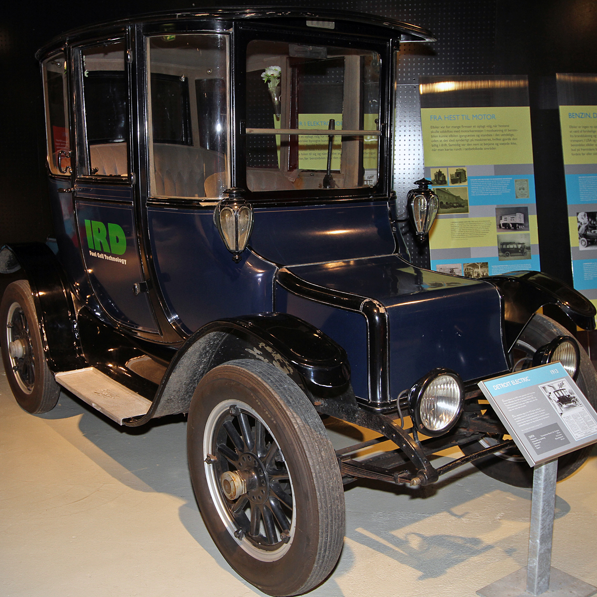 Denne dansk ejede Detroit Electric - som Bedstemor And bruger - er præcis 100 år gammel.