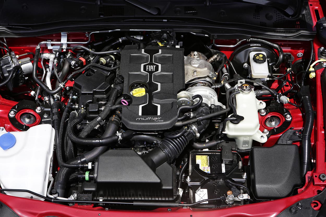 Motoren er en turboladet 1.4-liters Multiair-maskine, der yder 138 hk.