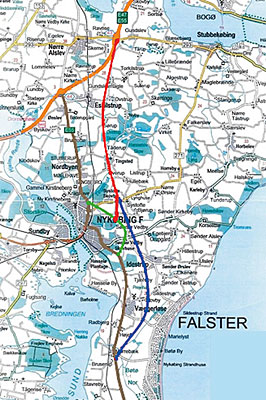 Den foreslåede motortrafikvej er den røde (1. etape) og blå (2. etape). Den grønne er omfartsvejen, som er ved at blive anlagt. Baggrundskort: Kort & Matrikelstyrelsen.