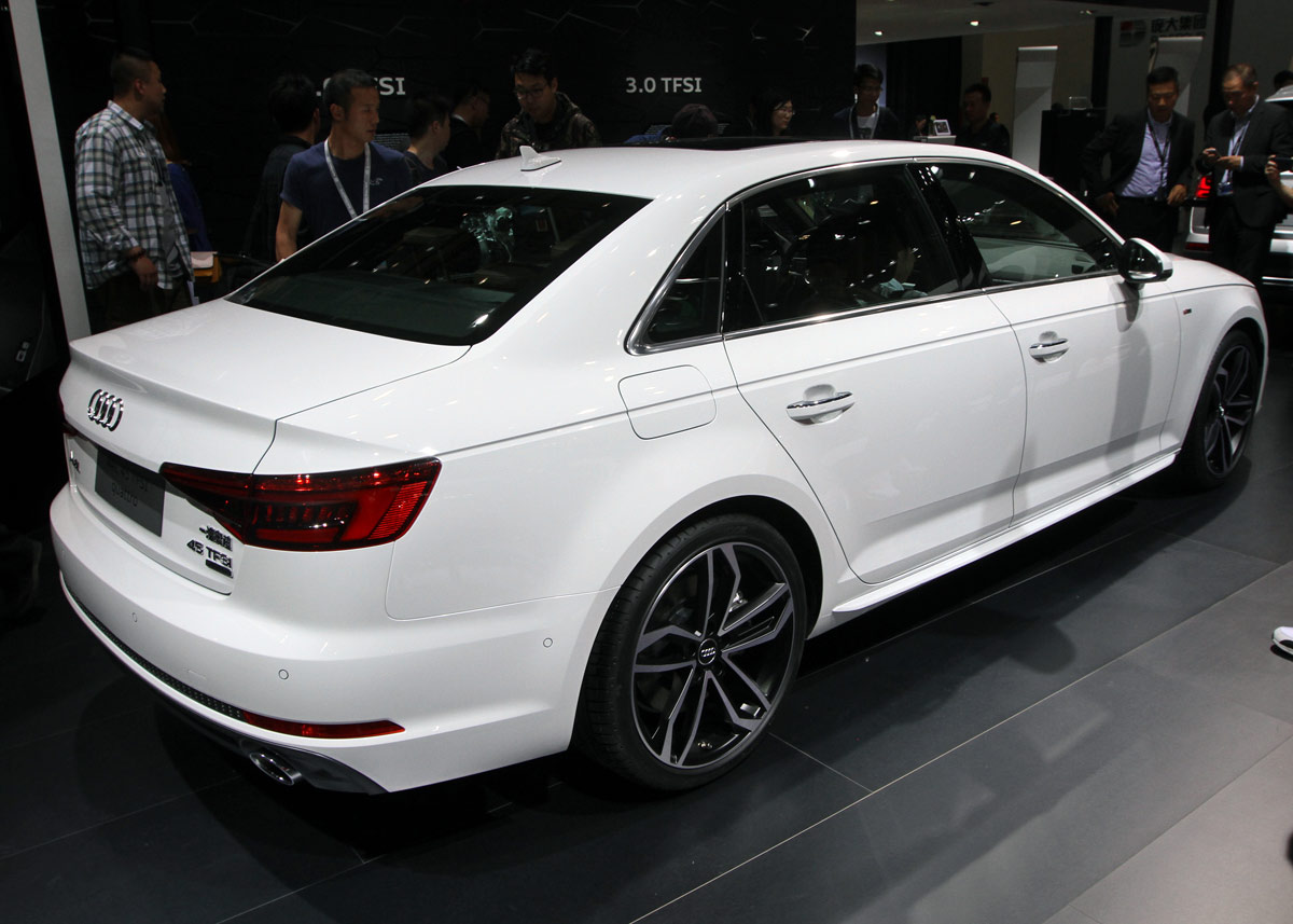 Den nye Audi A4 har fået lagt otte cm til længde og akselafstand.