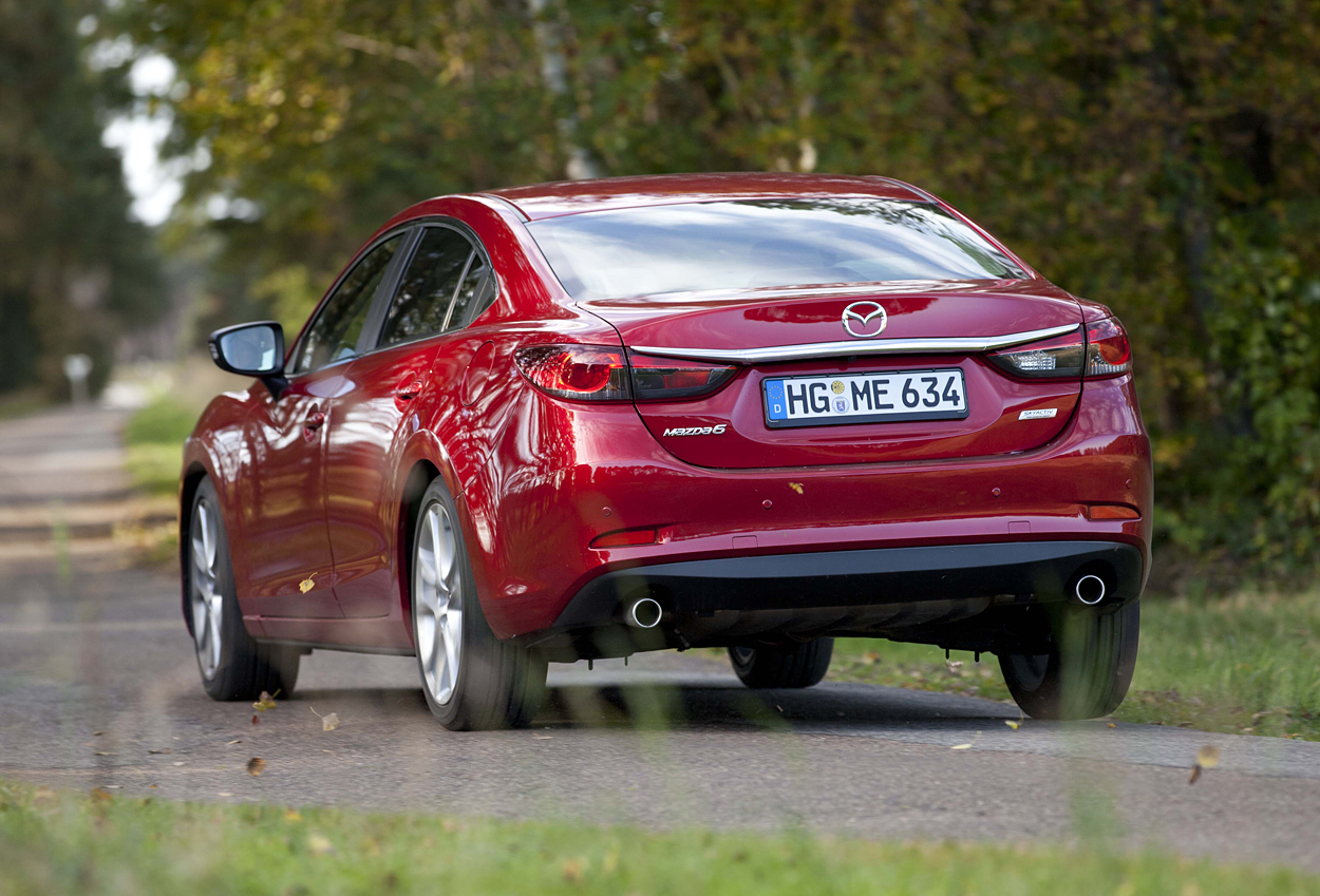 Stationcar-versionen har en lidt kortere akselafstand end sedanen.