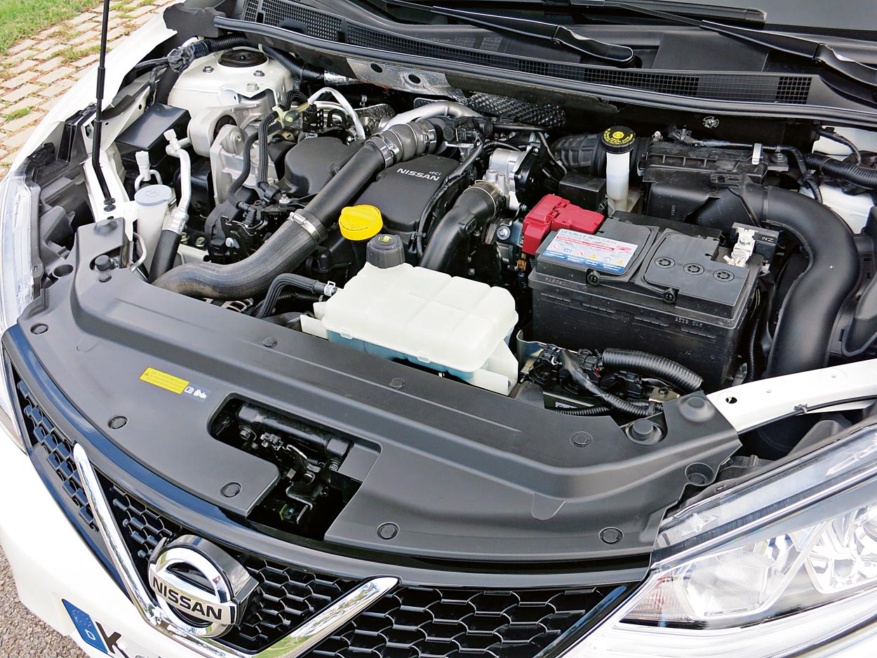 Motorprogrammet er overskueligt, idet der kun er valg mellem en 1.2 benziner og en 1.5 diesel.