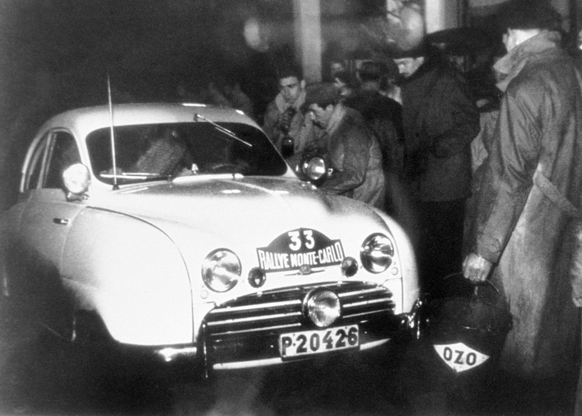 Saab markerede sig hurtigt i rally. En af konstruktørerne, Rolf Mellde, vandt i 1950 den første sejr i en Saab 92, og i 1952 vandt Greta Molander dameklassen i Rallye Monte-Carlo.