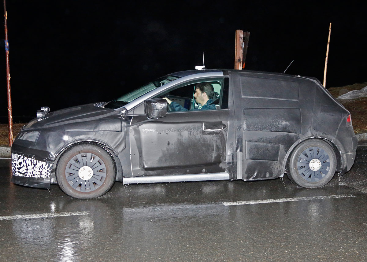 Den næste Seat Ibiza er nu ude på offentlig vej i en godt indpakket prototype.