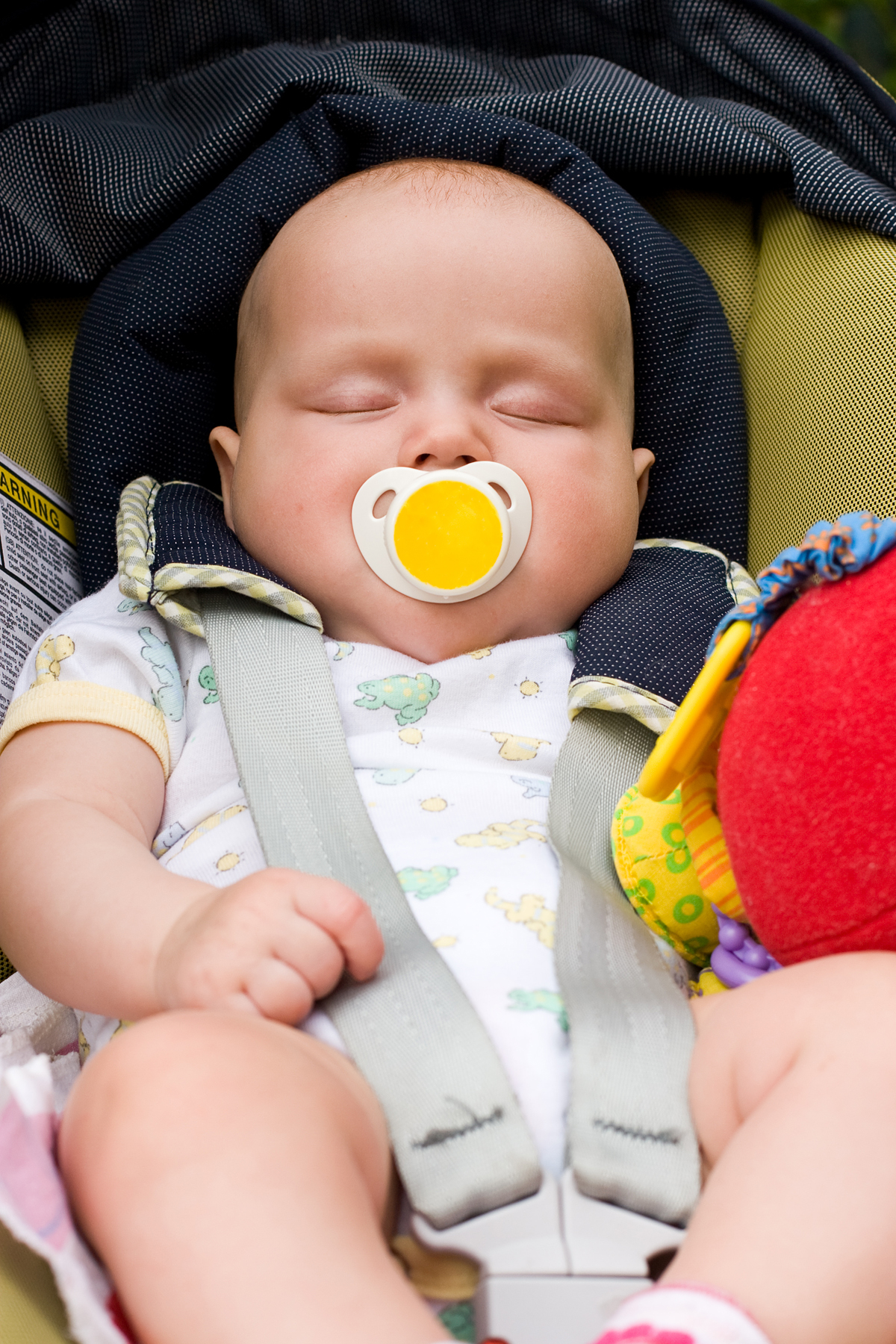 hvor lenge må baby side i autostol take