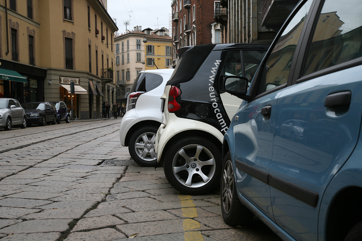 Konkurrenten Smart, der kun har plads til to personer, er 29 cm kortere.