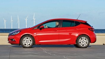 Opel Astra fra siden