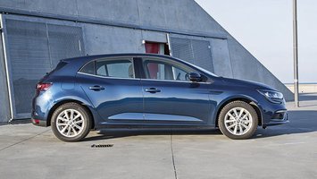 Renault Megane fra siden
