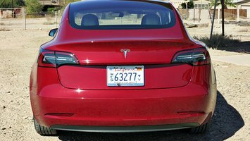 Tesla Model 3 bagfra