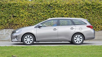 Toyota Auris fra siden