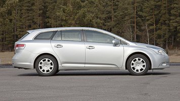 Toyota Avensis stc fra siden