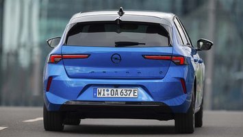 Opel Astra Electric set bagfra