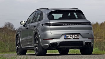 Porsche Cayenne set bagfra