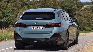 BMW i5 Touring set bagfra