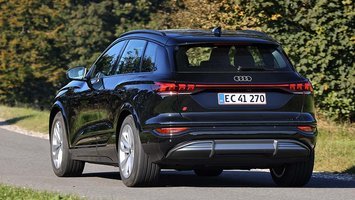 Audi Q6 e-tron set bagfra