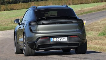 Porsche Macan set bagfra