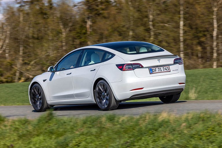 Tesla Model 3 - Voldsom, intens legesyg | FDM