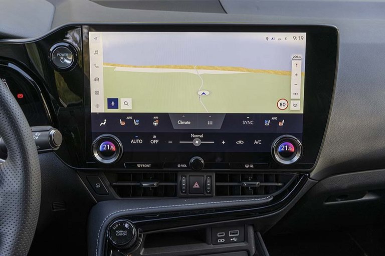 Lexus NX skærm