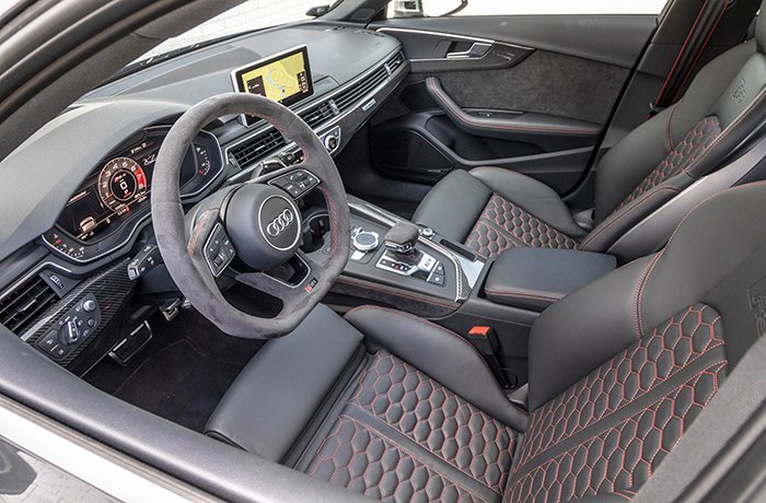 Audi RS4 kabine