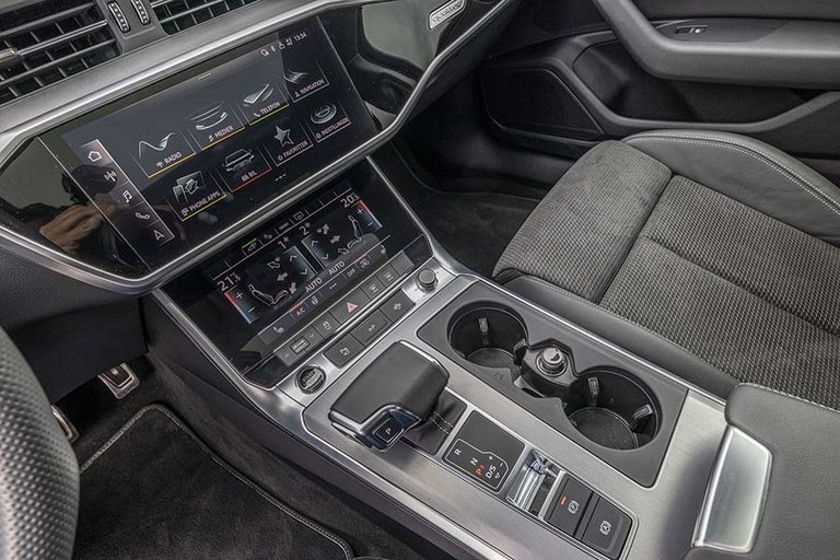Audi A6 Avant midterkonsol