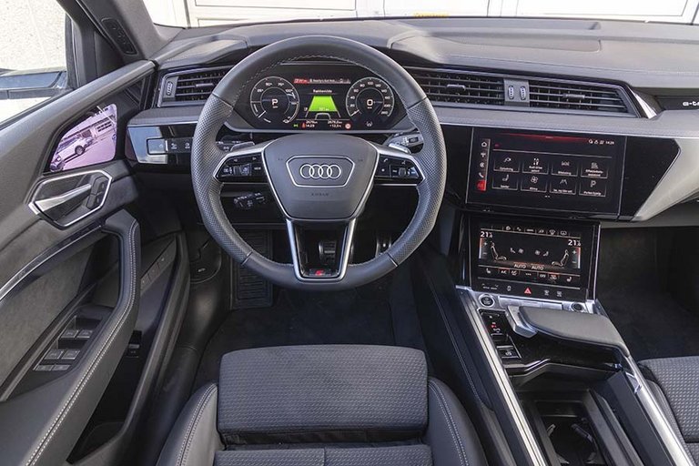 Kabinen i en Audi Q8 e-tron