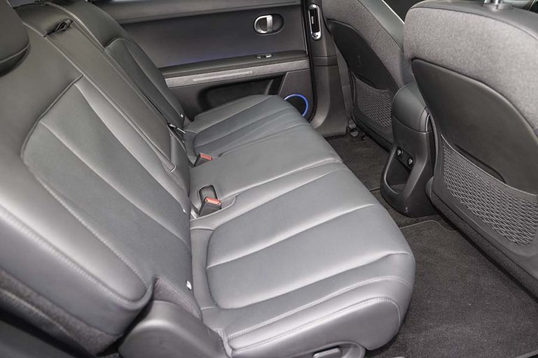 Der er god plads på bagsæderne i Hyundai Ioniq 5