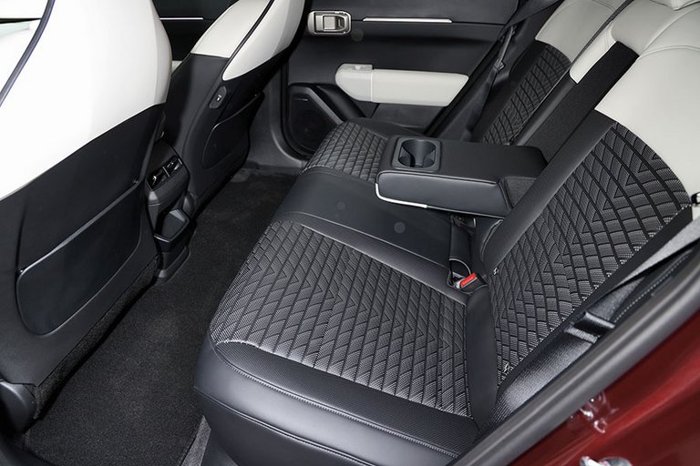 Bagsæde i en Kia EV4