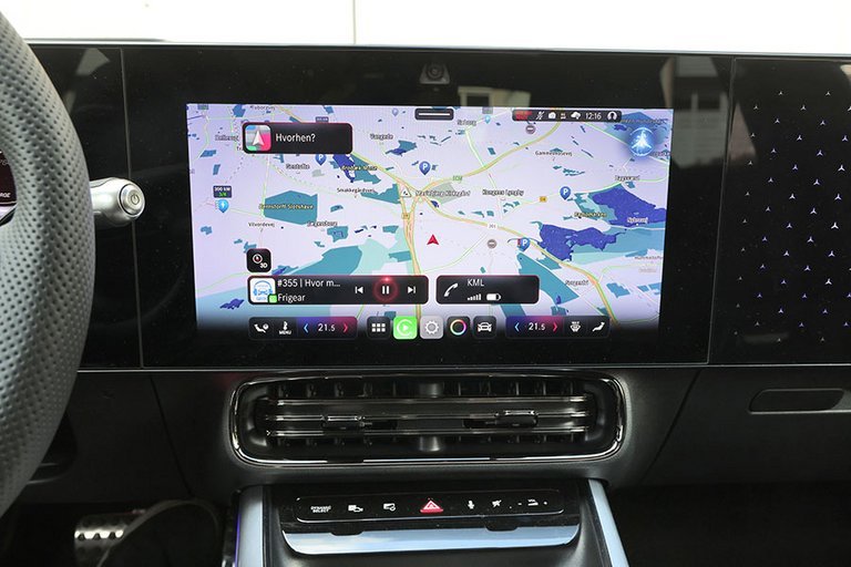 Skærm med navigation i en Mercedes-Benz CLA