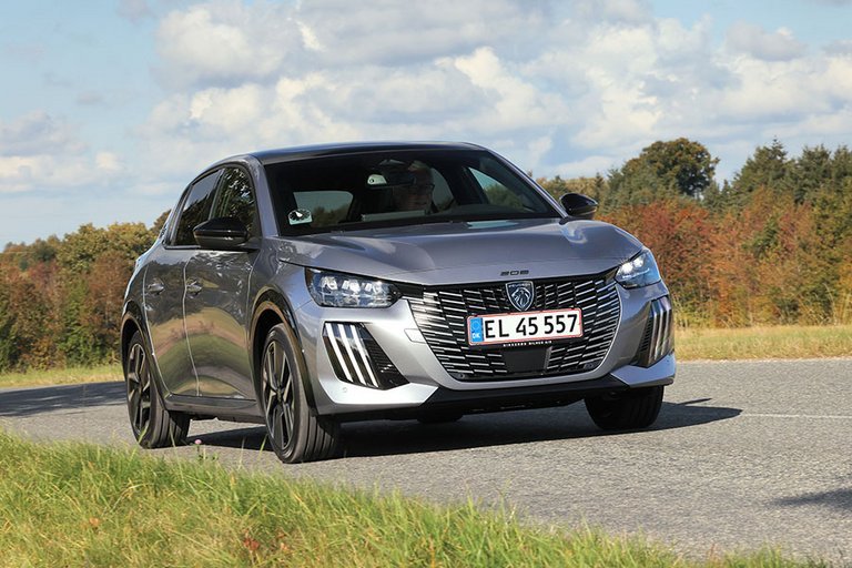 Peugeot E-208 set forfra