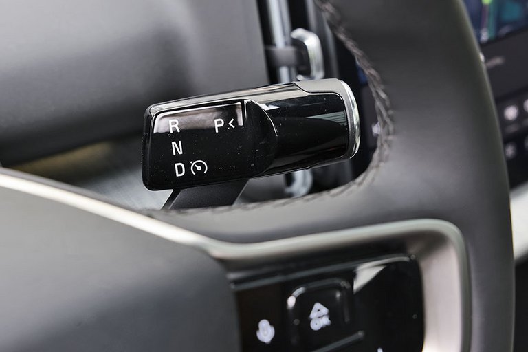 Gearvælger i Volvo EX30 kan også aktivere en vognbaneassistent