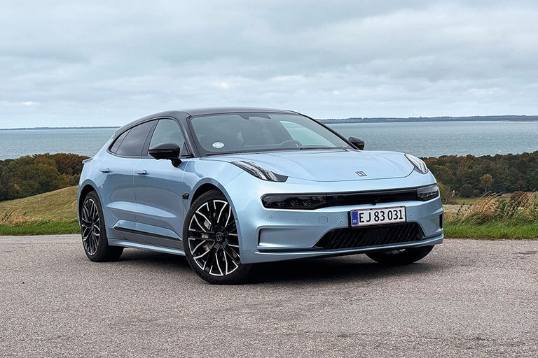 Zeekr 001 set forfra