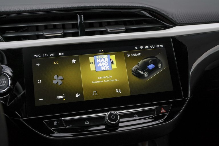 Forbedret skærm i Opel Corsa.