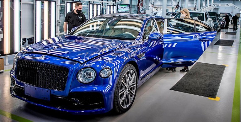 Bentleys Flying Spur kommer nu som plugin-hybrid.