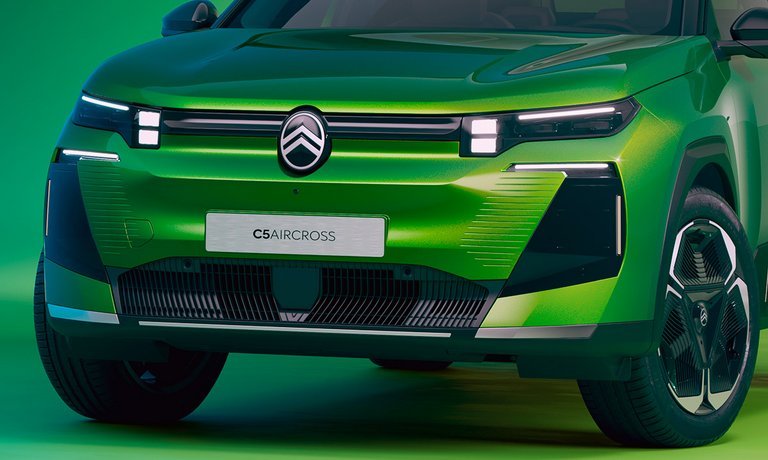 Frontpartiet på grøn Citroën C5 Aircross.