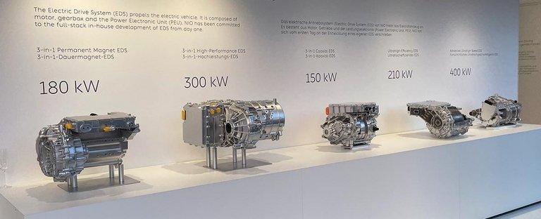 Nio har et større udvalg af motorer. I topmodellerne yder de to motorer tilsammen 4809 kW.