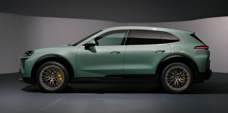Porsche Cayenne Electric i profil.